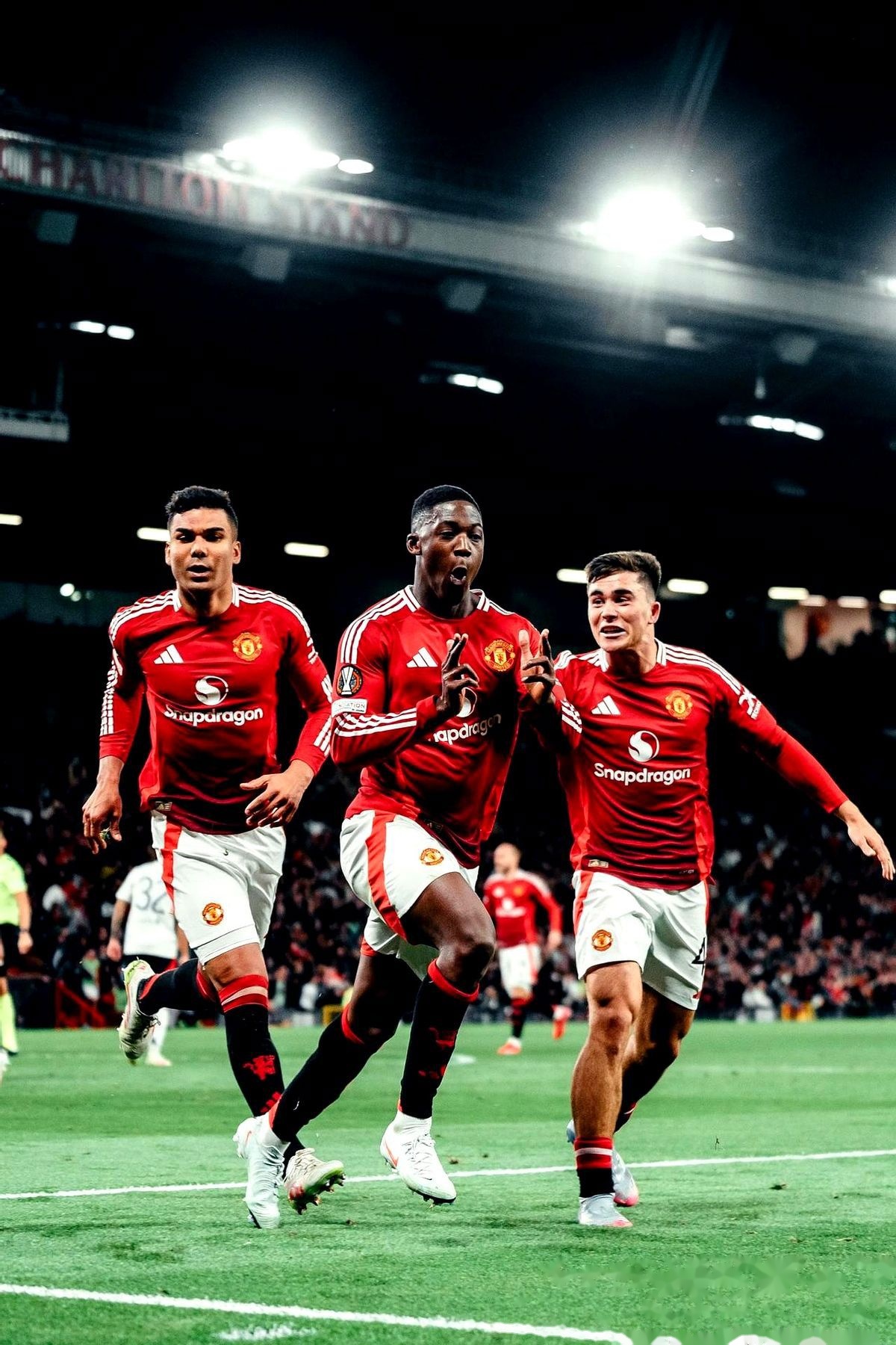 lol台服官网地址-曼联迎NBA季后赛关键赛；国际比赛日篮板制胜；悬念犹存；身体对抗强度拉满的简单介绍